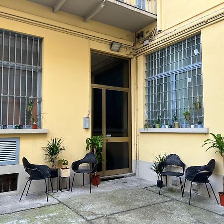 Regina Milano In Porta Romana 2 - Sky Tv, Wifi E Breakfast Box Lägenhet Exteriör bild