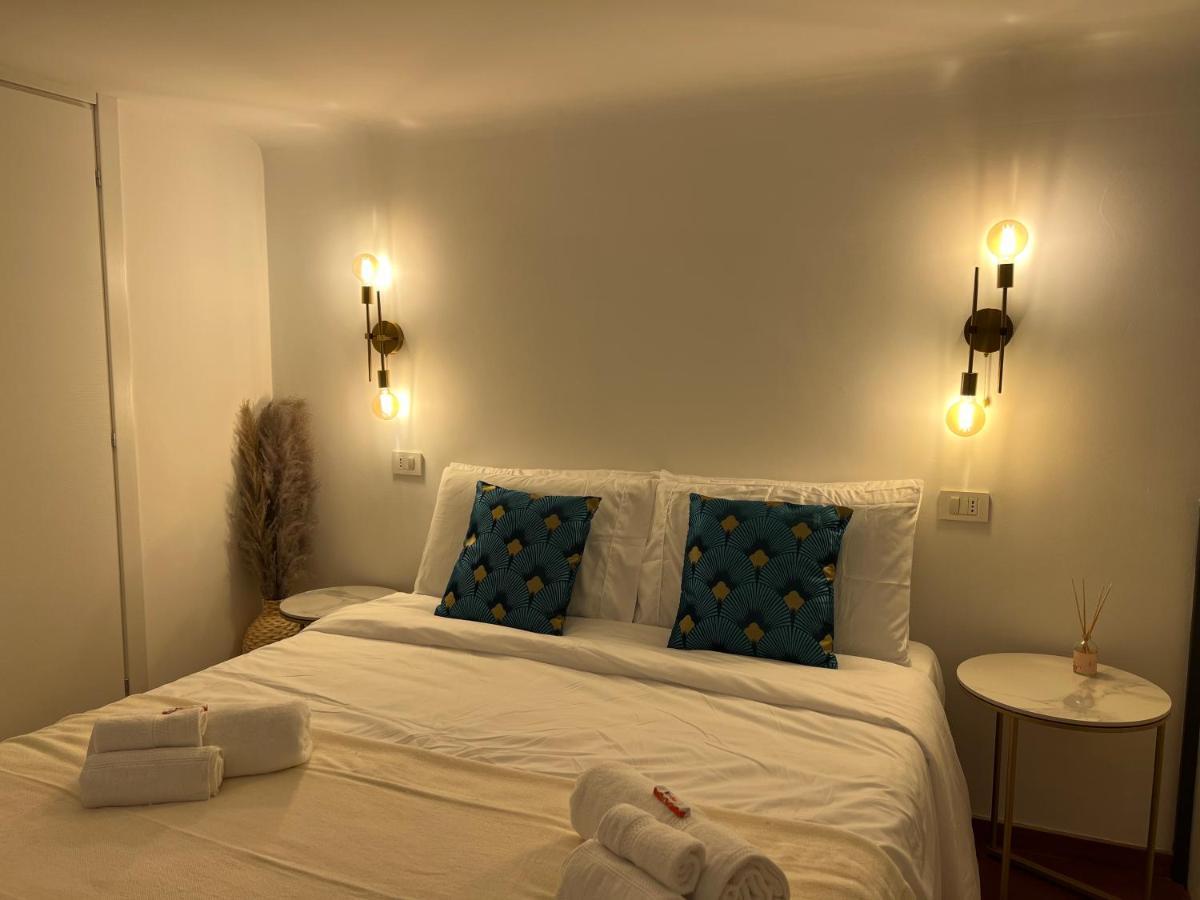 Regina Milano In Porta Romana 2 - Sky Tv, Wifi E Breakfast Box Lägenhet Exteriör bild