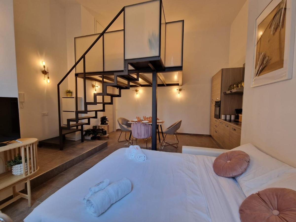 Regina Milano In Porta Romana 2 - Sky Tv, Wifi E Breakfast Box Lägenhet Exteriör bild