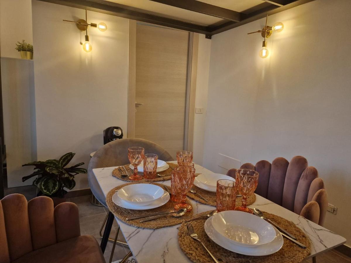 Regina Milano In Porta Romana 2 - Sky Tv, Wifi E Breakfast Box Lägenhet Exteriör bild