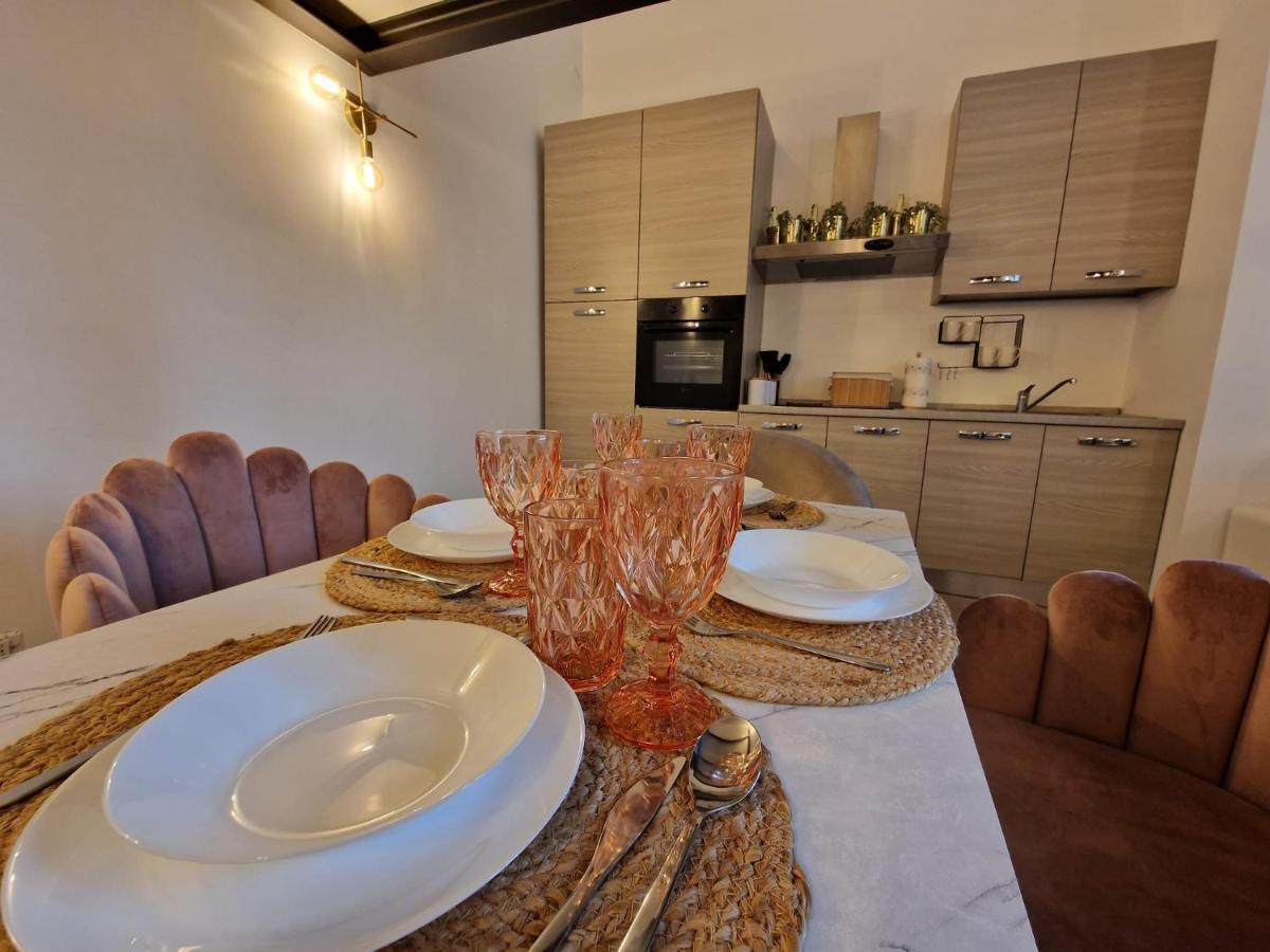 Regina Milano In Porta Romana 2 - Sky Tv, Wifi E Breakfast Box Lägenhet Exteriör bild