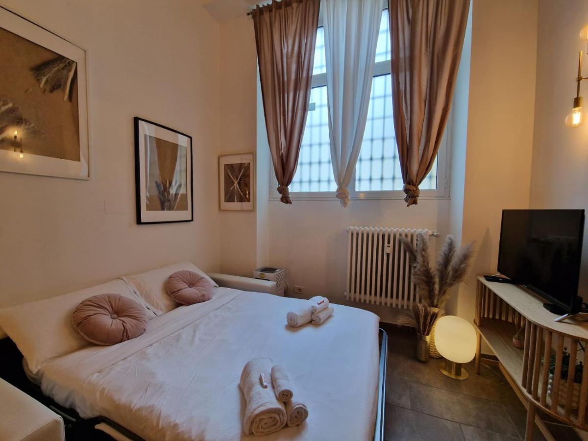 Regina Milano In Porta Romana 2 - Sky Tv, Wifi E Breakfast Box Lägenhet Exteriör bild