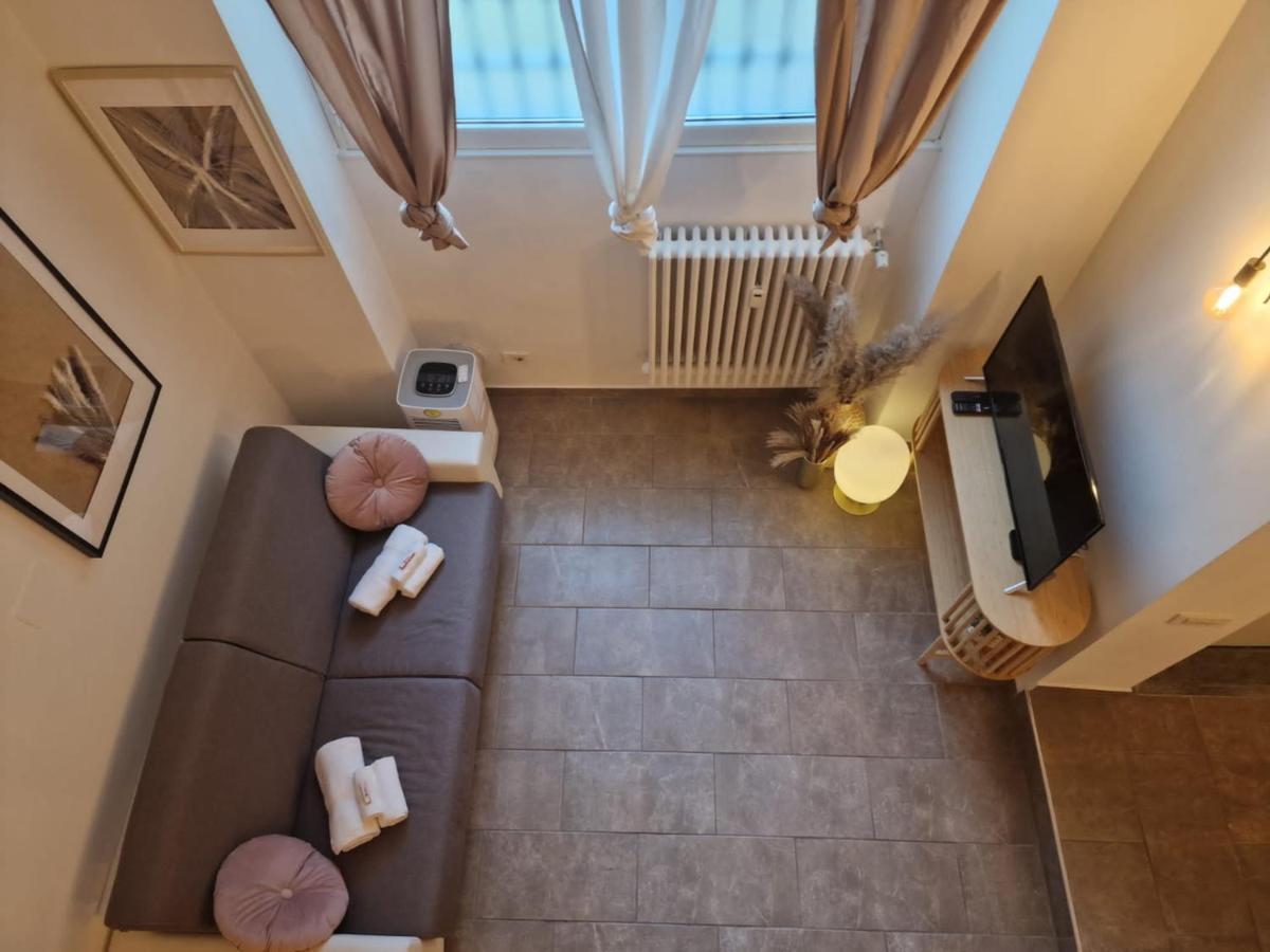 Regina Milano In Porta Romana 2 - Sky Tv, Wifi E Breakfast Box Lägenhet Exteriör bild