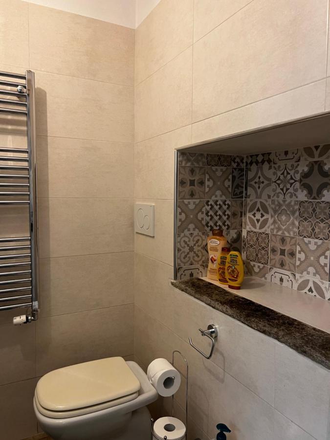 Regina Milano In Porta Romana 2 - Sky Tv, Wifi E Breakfast Box Lägenhet Exteriör bild